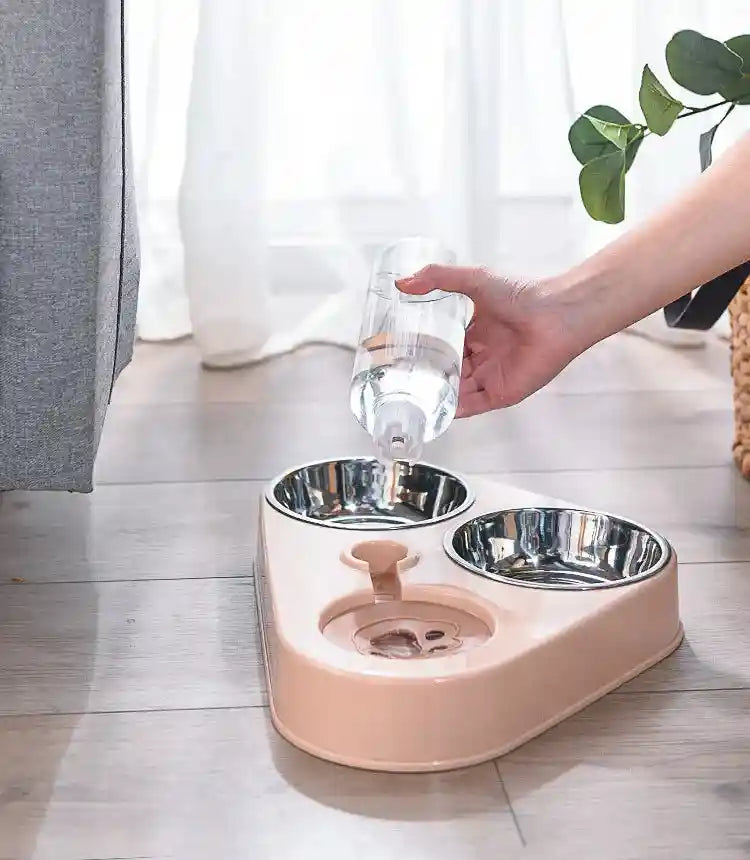 Filling water bottle for automatic pet feeder