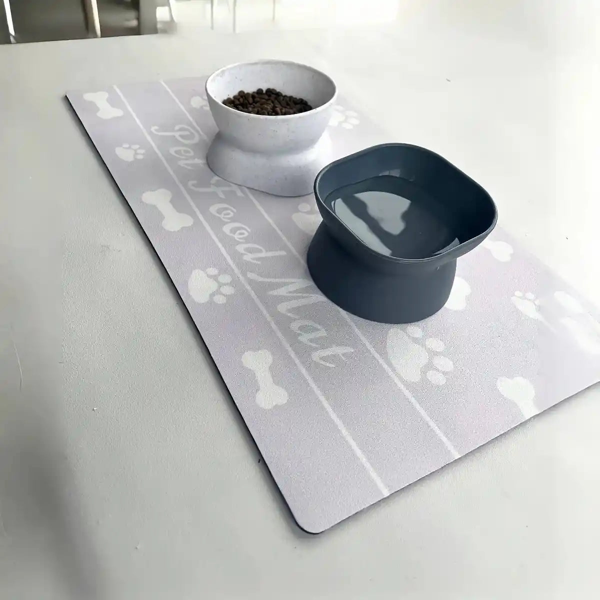 Pet Placemat: Keep Mealtime Clean and Stylish!