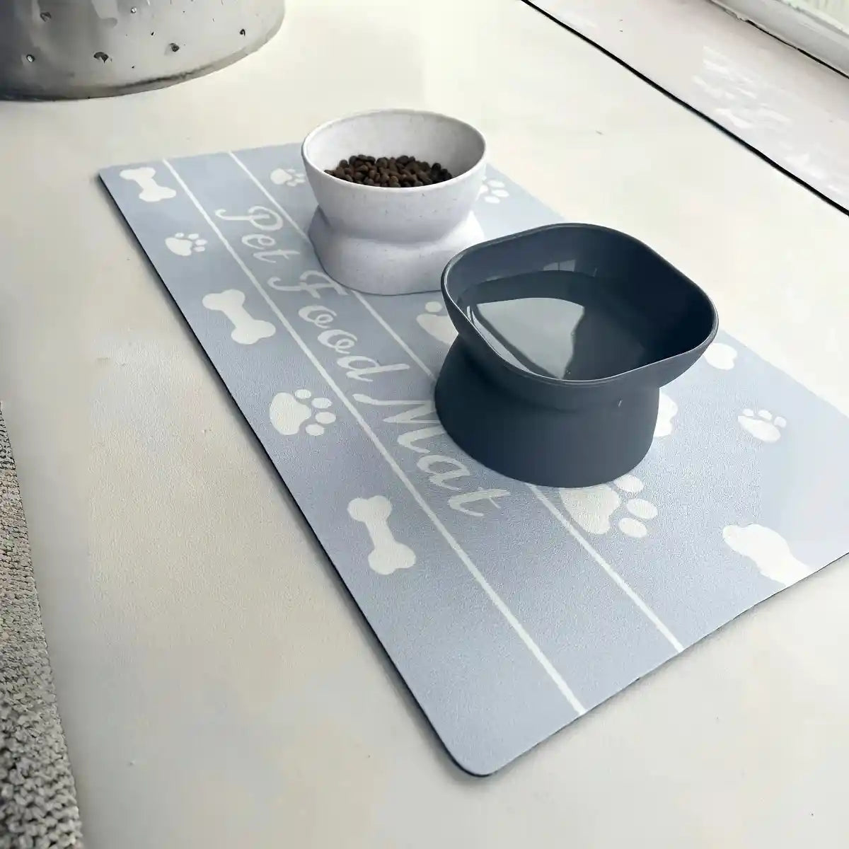 Pet Placemat: Keep Mealtime Clean and Stylish!