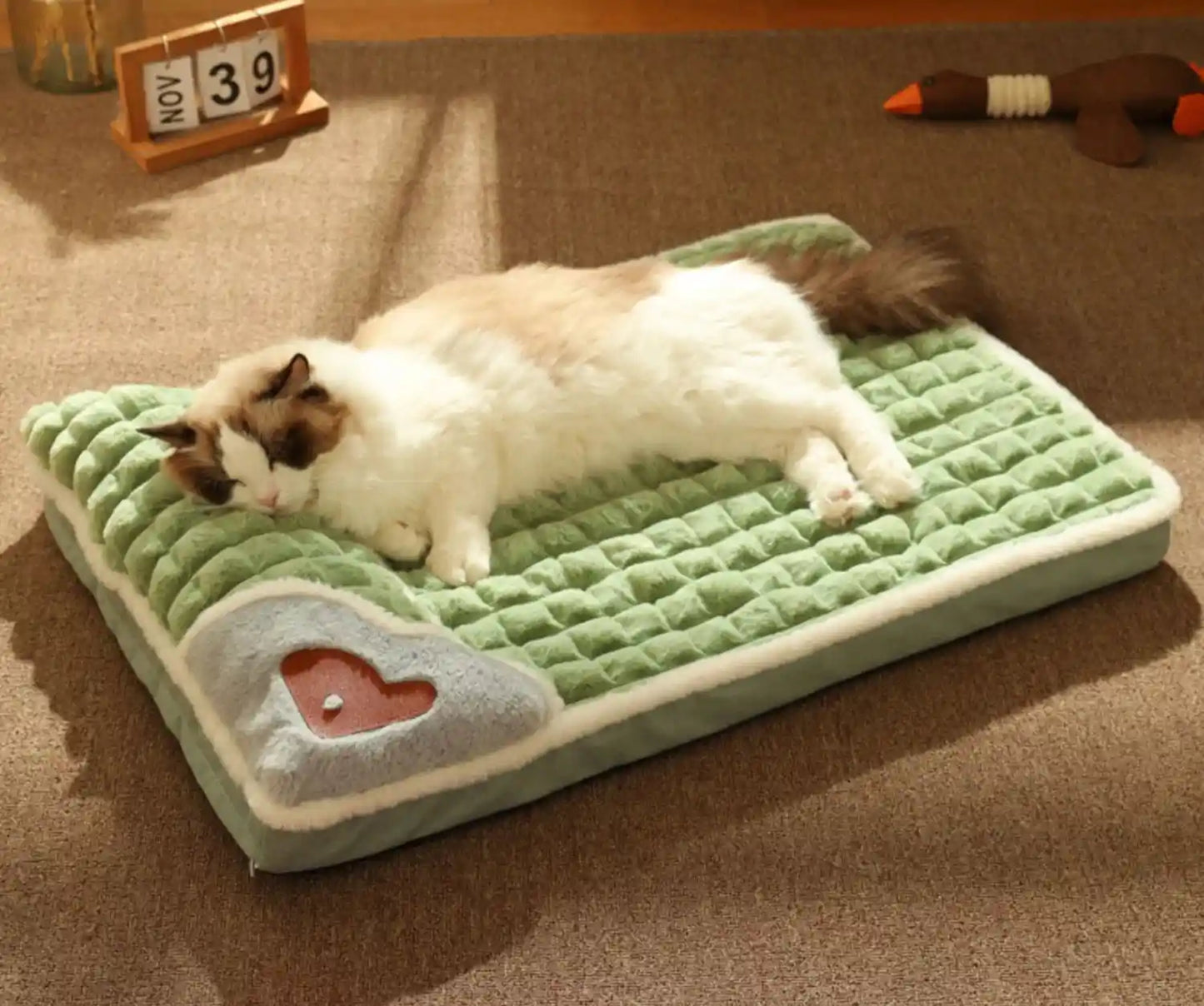 Winter Warm Dog Mat: Luxury Comfort for Your Furry Friend!